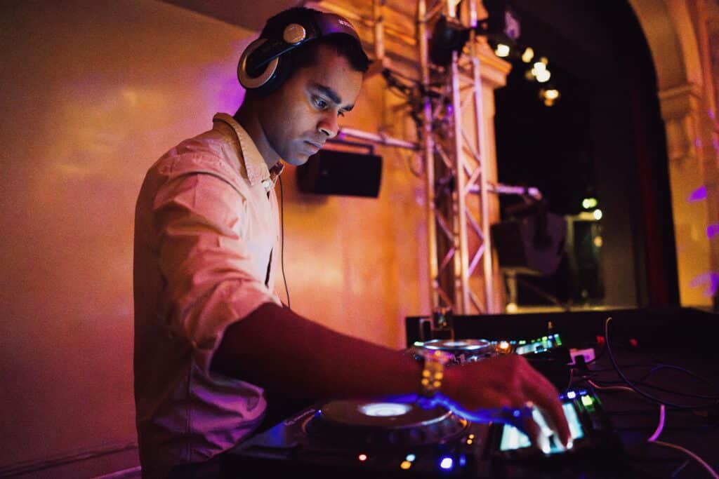BIMM University Berlin’s 2023 graduation - student using mixing station
